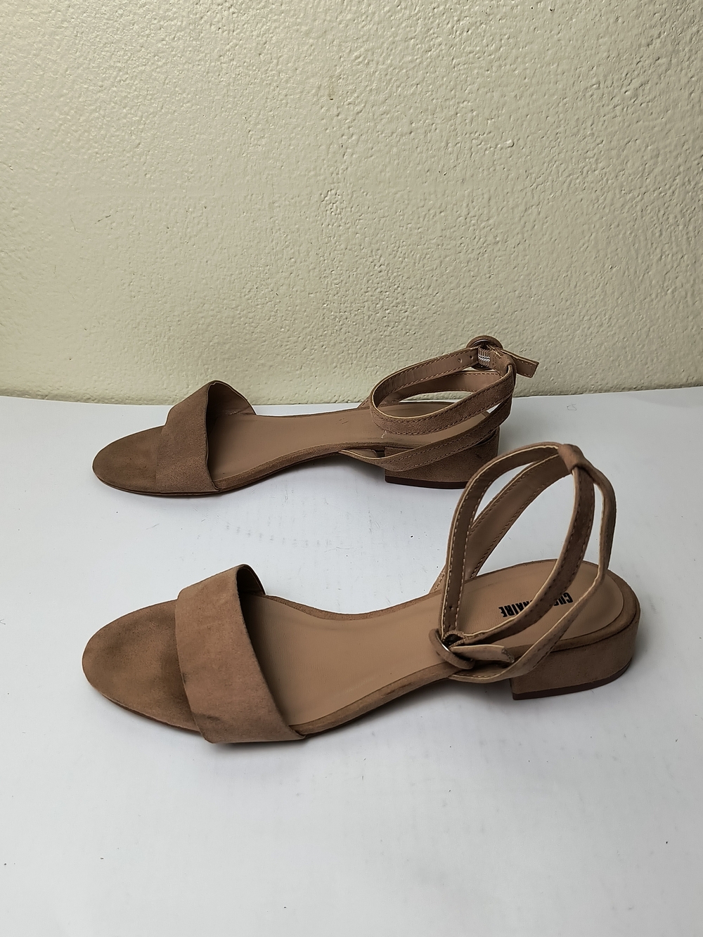 Cushionaire Nila 7.5M Ankle-Strap Sandals in Tan Suede